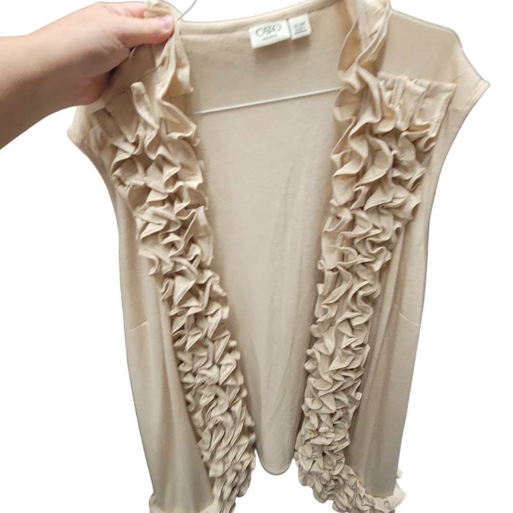 Cato‎ Woman 26/28W Sleeveless Top Ruffle Front Knit Vest Cardigan Tank Beige - Picture 2 of 4